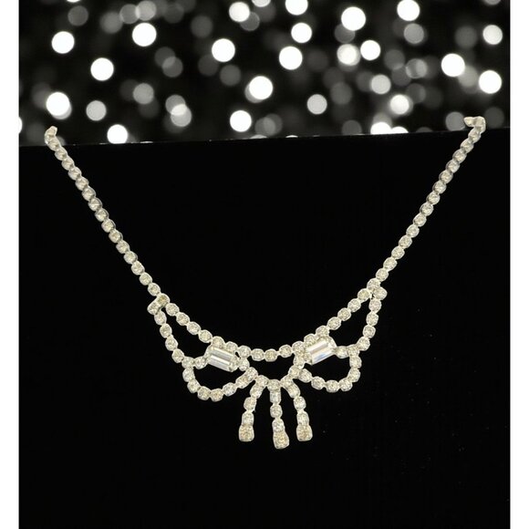 Vintage Rhinestone Necklace With Bow Design & Box Clasp 15" - Picture 3 of 7